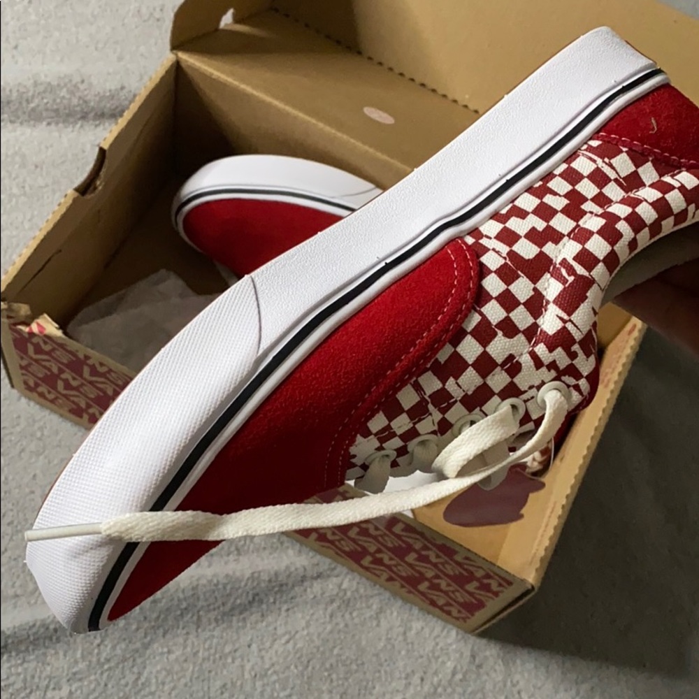Vans - Picture 6 of 7